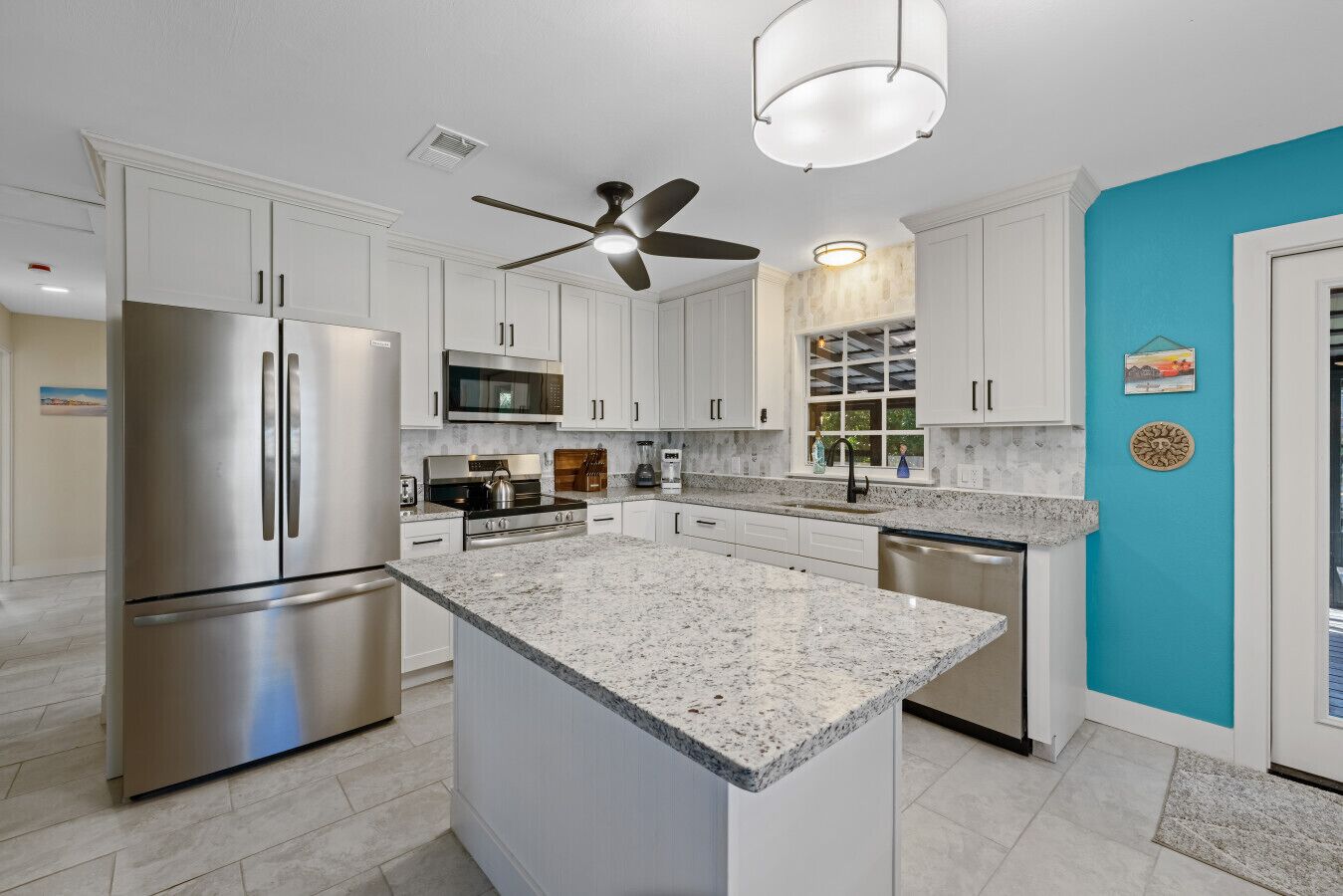 冰箱、微波炉、烤箱、炉灶