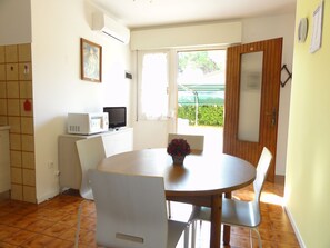 Apartment, 1 Schlafzimmer, Balkon | Esszimmer