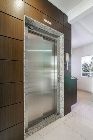 Interior - Wi-Fi 300MB | Barbecue | Beach Nearby #CANA20 (Florianópolis)