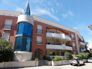Appartement, 1 slaapkamer, balkon, uitzicht op stad | Voorkant van accommodatie