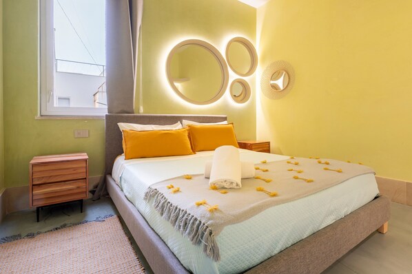 3 habitaciones, tabla de planchar con plancha, wifi y ropa de cama 