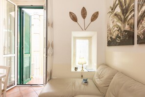 Apartment | Living area - Rental in Rome Turati Apartment (Rome)