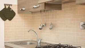 Apartment | Private kitchen - Rental in Rome Turati Apartment (Rome)