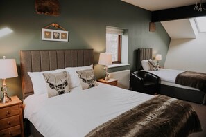 3 bedrooms, iron/ironing board, WiFi, bed sheets - Cobbled Curlew, Patty's Barn , Lancaster 4* (Lancaster)