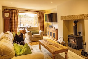 Smart TV, fireplace - Welcome to The Coach House, a stunning converted coach house and stables in the peaceful village of Staxton, just a short drive from Scarborough and the beautiful Yorkshire Coast. Blending countryside character with contemporary luxury. (Scarborough)