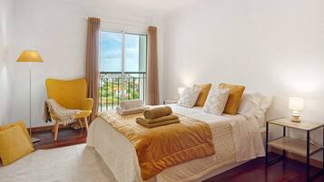 1 slaapkamer, een strijkplank/strijkijzer, wifi, beddengoed