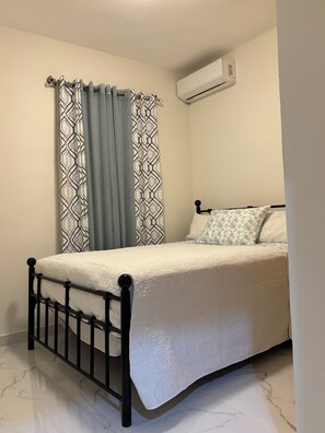 3 dormitoris, planxa i posts de planxar, wifi gratuïta i roba de llit 