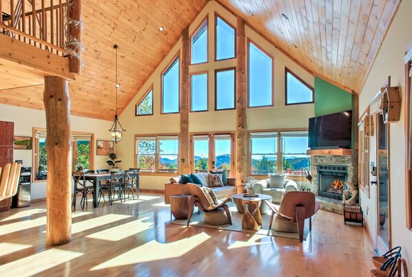 تلفزيون، مدفأة، كرة قدم الطاولة، تنس طاولة