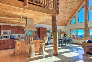 Fridge, microwave, oven, stovetop - Stunning Mountain Cabin with Views and Hot Tub (Old Fort)