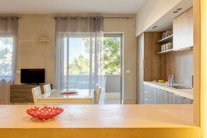 Dining - Apartment 'Biancomare Otranto - Apt 4' with Balcony, Wi-Fi and Air Conditioning (otranto)
