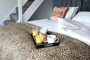 4 chambres, fer et planche à repasser, Wi-Fi, draps fournis