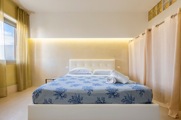1 habitación, tabla de planchar con plancha, wifi y ropa de cama 
