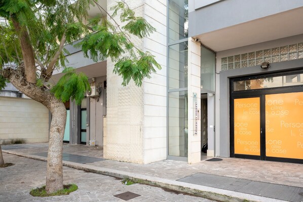 Exterior detail - Apartment 'Biancomare Otranto - 5' with Sea View, Wi-Fi and Air Conditioning (otranto)