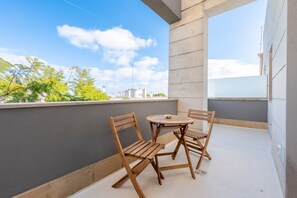 Outdoor dining - Apartment 'Biancomare Otranto - 5' with Sea View, Wi-Fi and Air Conditioning (otranto)