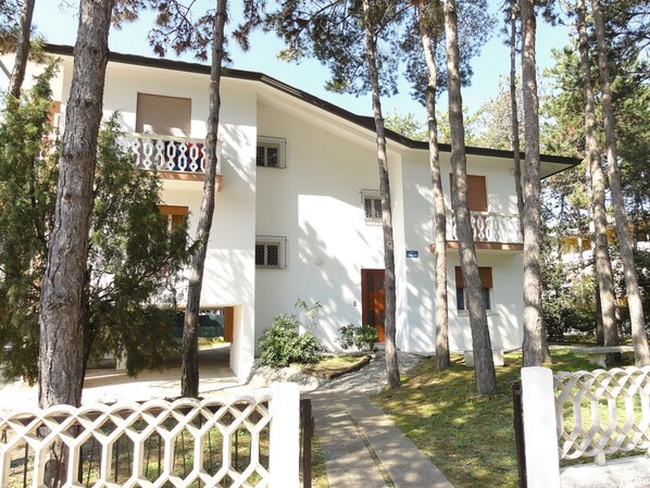 Front of property - Quiet Flat With Garden Access (San Michele al Tagliamento)