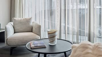 Deluxe-Apartment IV, Balkon, Bergblick | Wohnbereich