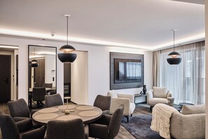 Deluxe-Apartment III, Balkon, Bergblick | 起居区