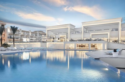 THE V Luxury Resort Sahl Hasheesh