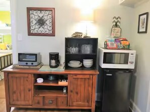 Microwave, dishwasher