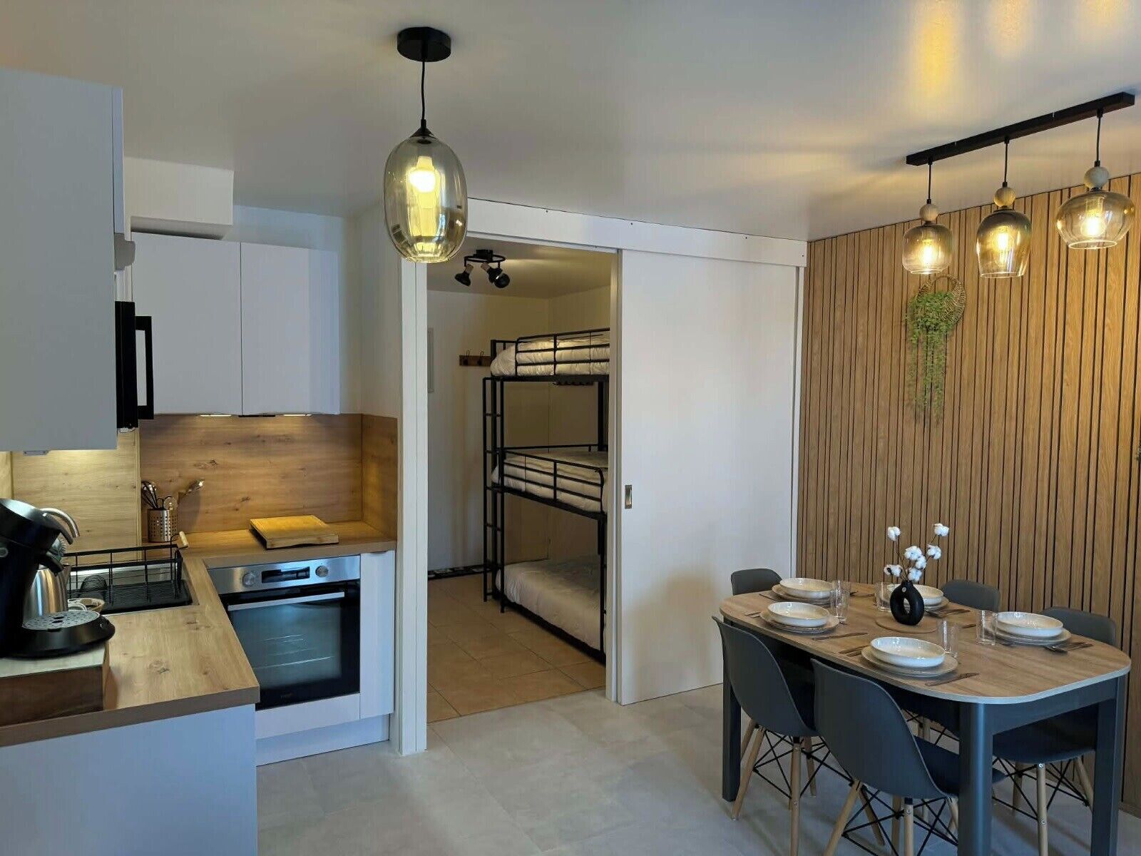 Fridge, microwave, oven, coffee/tea maker