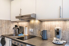 Fridge, microwave, oven, stovetop - Seaside Feeling for 2, 34 sqm, 1 Bedroom, Max. 2 Guests (Horumersiel)