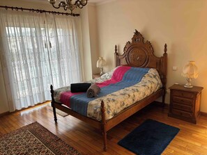 2 室のベッドルーム、アイロン / アイロン台、WiFi、ベッドシーツ