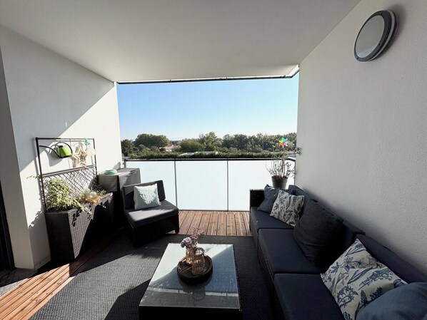 Terrace/patio - Le Beauvoir, a chic haven near Strasbourg. (Lingolsheim)