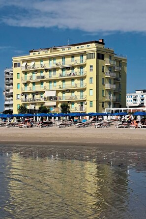 Beach - La Perla del Sole - 2-bedroom apartment on the beach of Lido di Pomposa (Lido di Pomposa)