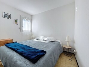 2 makuuhuonetta, silitysrauta/-lauta, Wi-Fi