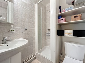 Suihku, hiustenkuivaaja