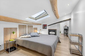 1 habitación, tabla de planchar con plancha, wifi y ropa de cama 