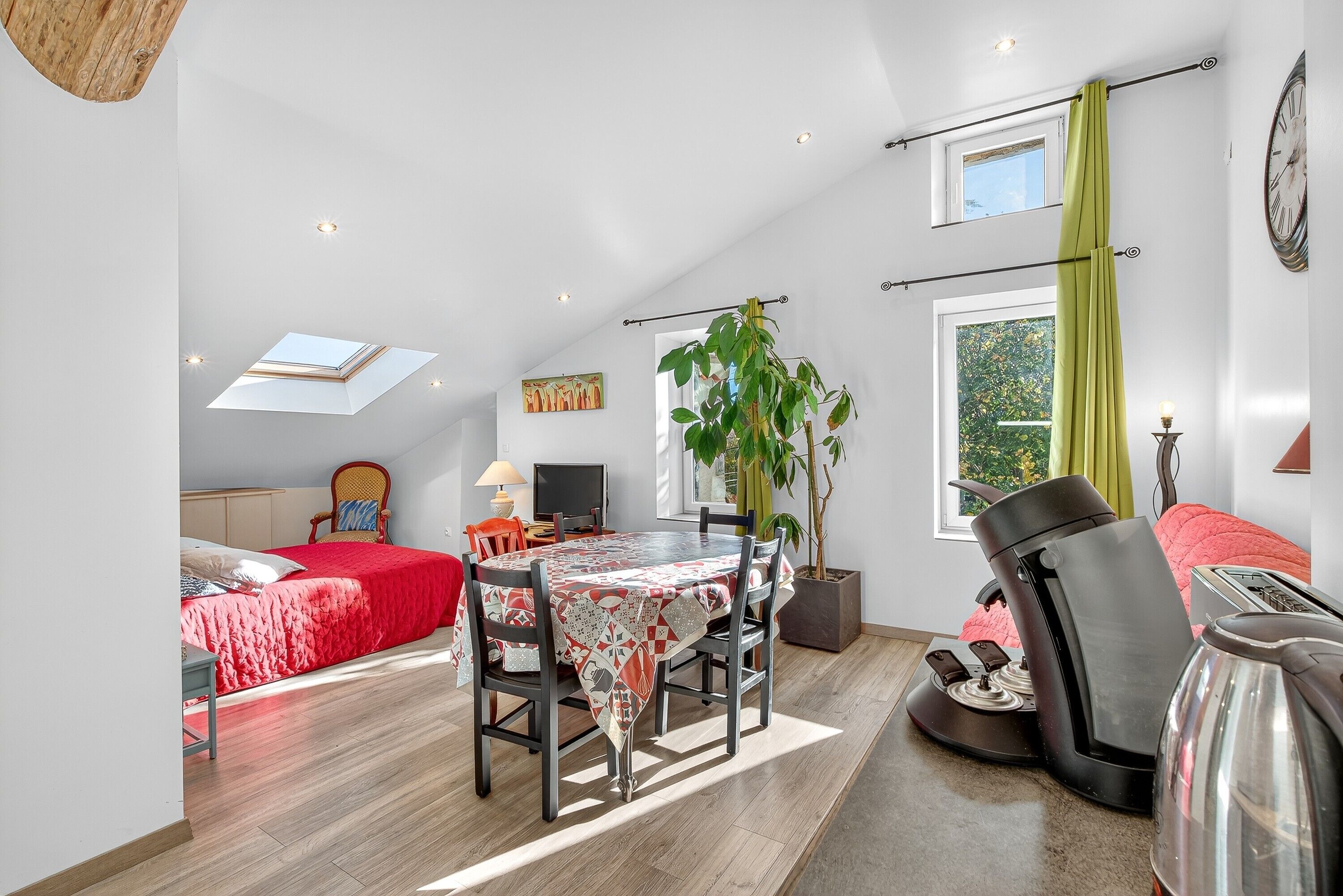 1 chambre, fer et planche à repasser, Wi-Fi, draps fournis