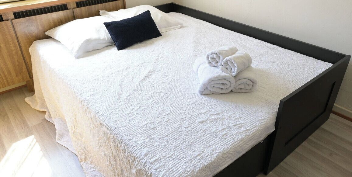 2 bedrooms, iron/ironing board, WiFi, bed sheets