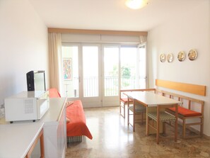 อพาร์ทเมนท์, 2 ห้องนอน, ระเบียง | ห้องรับประทานอาหาร