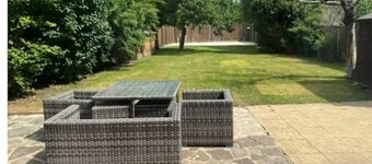 🏡 Spacious 4-Bed Home in Reading | Double Parking