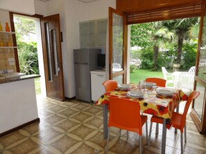 Villa, 1 Schlafzimmer, Terrasse, Gartenblick | Esszimmer
