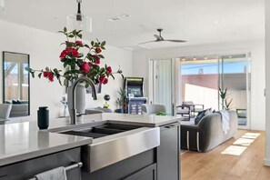 Interior - Central Austin ~ Domain ~ Q2 Stadium ~ 3 Bed Ensui (Austin)