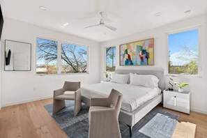 3 bedrooms, iron/ironing board, WiFi, bed sheets - Central Austin ~ Domain ~ Q2 Stadium ~ 3 Bed Ensui (Austin)