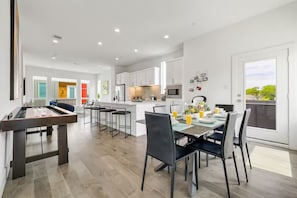 Dining - Designer Dallas Home, Rooftop, Kid Friendly Stay (Dallas)