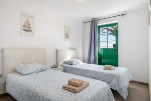 2 bedrooms, WiFi, bed sheets - Vacation Apartment 'Real' with Private Terrace, Shared Garden and Wi-Fi (Playa Blanca)