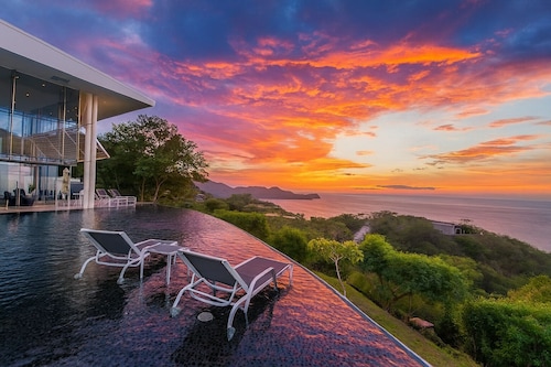 Portas Novas: Luxury Stunning Ocean-View Villa in Ocotal with Infinity Pool • 12 Guests