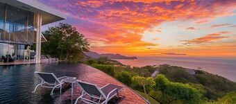 Portas Novas: Luxury Stunning Ocean-View Villa in Ocotal with Infinity Pool • 12 Guests