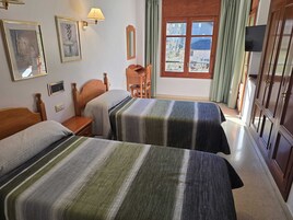 Habitación básica doble | Wifi gratis