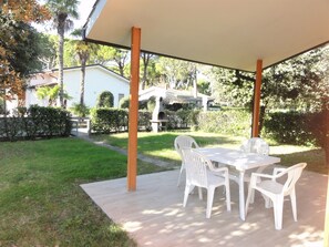 Villa, 3 slaapkamers, patio, uitzicht op tuin | Terras