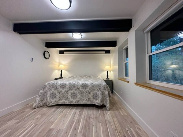 WiFi, bed sheets - 8th hole! Golf Course Fountain Sledding Hill views (Star Valley Ranch)