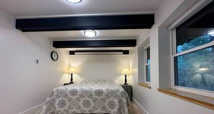 Home on golf course pond. Hike. Swim. Golf!