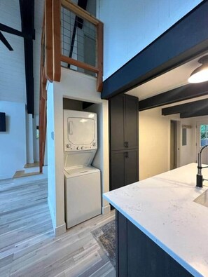 Interior - 8th hole! Golf Course Fountain Sledding Hill views (Star Valley Ranch)