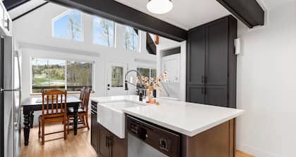 Home on golf course pond. Hike. Swim. Golf!