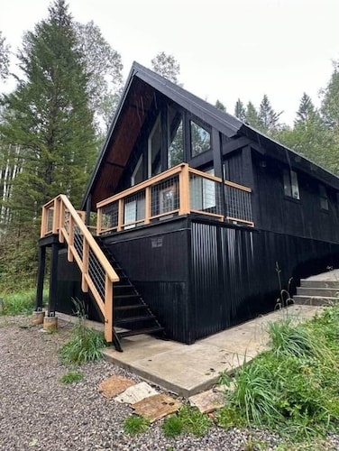 Home on golf course pond. Hike. Swim. Golf!