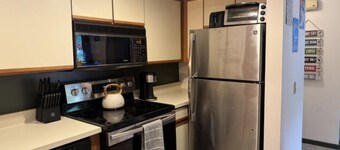 Cozy 1-bedroom condo in Dover, VT steps away from Mount Snow